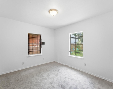 5326 Wenda Street - Photo Thumbnail 12