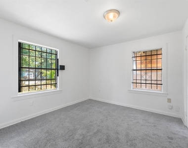 5326 Wenda Street - Photo Thumbnail 6