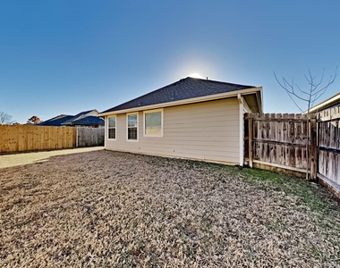 2308 Arrowhead Dr - Photo Thumbnail 12