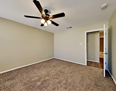 2308 Arrowhead Dr - Photo Thumbnail 8