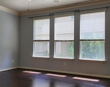 16935 Jelly Park Stone Drive - Photo Thumbnail 11