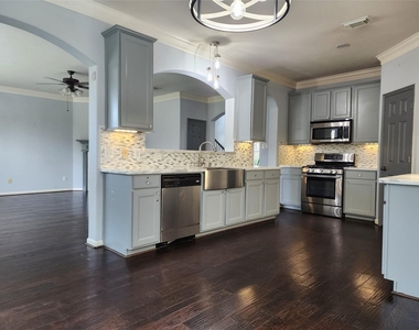 16935 Jelly Park Stone Drive - Photo Thumbnail 16