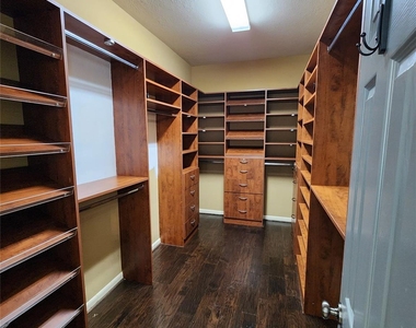 16935 Jelly Park Stone Drive - Photo Thumbnail 7