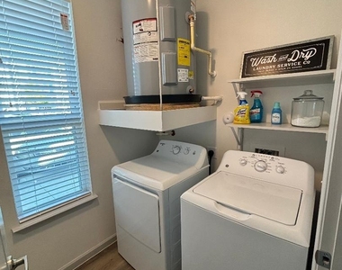 2201 Creekview Drive - Photo Thumbnail 10