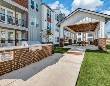 2201 Creekview Drive - Photo Thumbnail 21