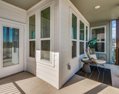 2201 Creekview Drive - Photo Thumbnail 11