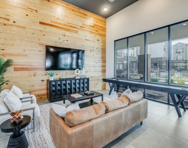2201 Creekview Drive - Photo Thumbnail 17