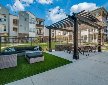 2201 Creekview Drive - Photo Thumbnail 30