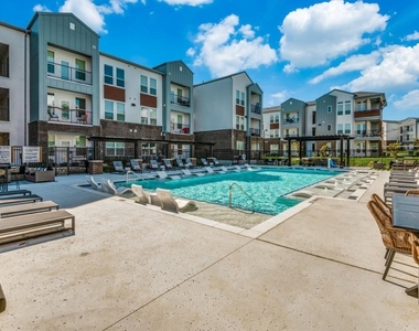 2201 Creekview Drive - Photo Thumbnail 33
