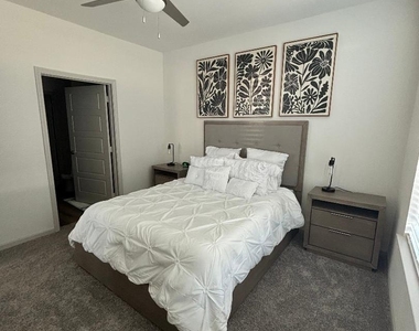 2201 Creekview Drive - Photo Thumbnail 9