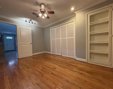 1447 Heights Boulevard - Photo Thumbnail 4