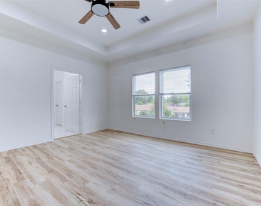 8202 Homewood Lane - Photo Thumbnail 19