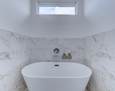 8202 Homewood Lane - Photo Thumbnail 22