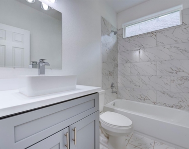 8202 Homewood Lane - Photo Thumbnail 29