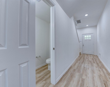 8202 Homewood Lane - Photo Thumbnail 3