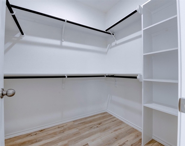 8202 Homewood Lane - Photo Thumbnail 24