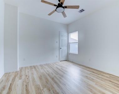 8202 Homewood Lane - Photo Thumbnail 27