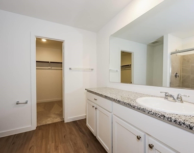 4901 Draper Ridge Drive - Photo Thumbnail 11