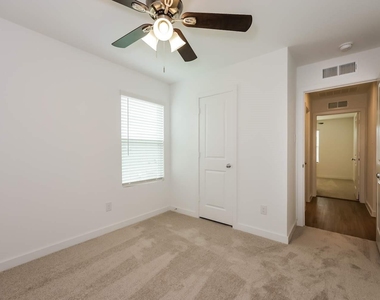 4901 Draper Ridge Drive - Photo Thumbnail 12