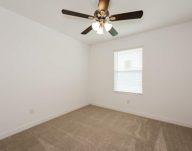 4901 Draper Ridge Drive - Photo Thumbnail 13
