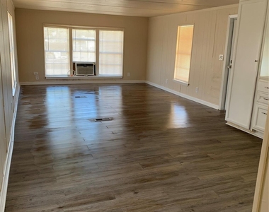 9514 Catlett Lane - Photo Thumbnail 7