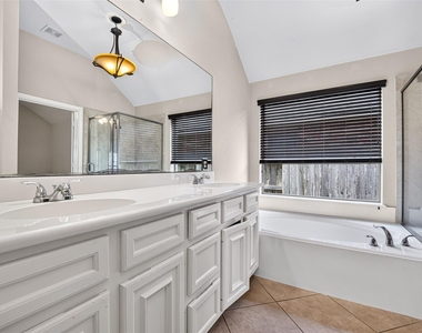 2808 Arbor Brook Lane - Photo Thumbnail 16