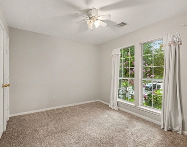 3808 Armand Drive - Photo Thumbnail 13