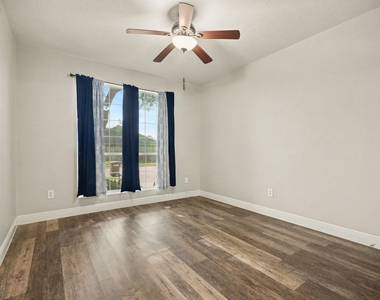 3808 Armand Drive - Photo Thumbnail 7