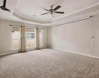 3808 Armand Drive - Photo Thumbnail 9