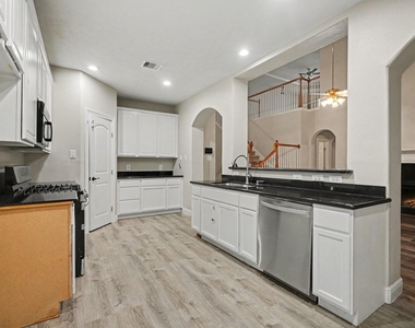 3808 Armand Drive - Photo Thumbnail 3