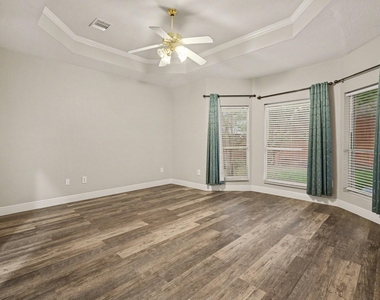 3808 Armand Drive - Photo Thumbnail 6
