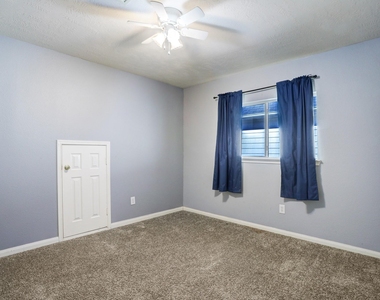 3808 Armand Drive - Photo Thumbnail 11