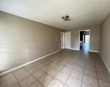 6736 W Fuqua Drive - Photo Thumbnail 1