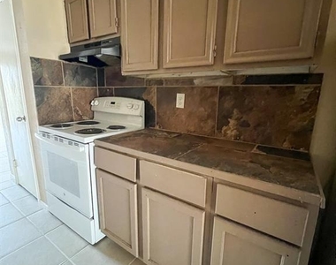 6736 W Fuqua Drive - Photo Thumbnail 5