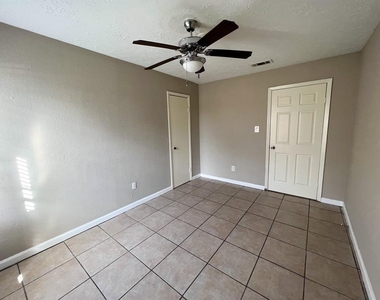 6736 W Fuqua Drive - Photo Thumbnail 22