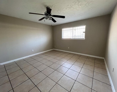6736 W Fuqua Drive - Photo Thumbnail 12
