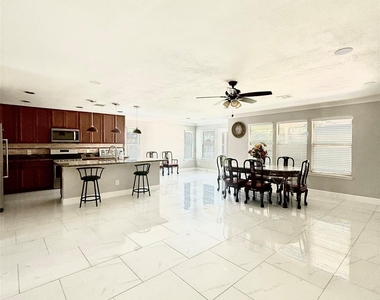 18603 Morgans Forest Lane - Photo Thumbnail 5