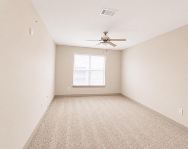 3660 Richmond Avenue - Photo Thumbnail 6