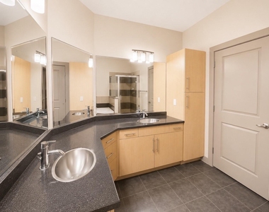 3660 Richmond Avenue - Photo Thumbnail 8