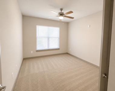 3660 Richmond Avenue - Photo Thumbnail 10