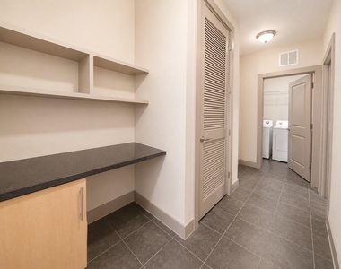 3660 Richmond Avenue - Photo Thumbnail 5