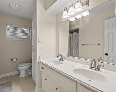 1607 Buescher Drive - Photo Thumbnail 12