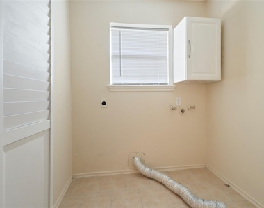 3479 Rockrill Drive - Photo Thumbnail 17