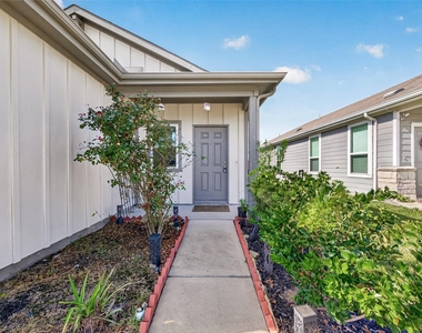 16039 Kingfield Haven Drive - Photo Thumbnail 2