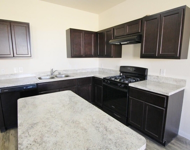 6267 Brenwood Circle - Photo Thumbnail 2