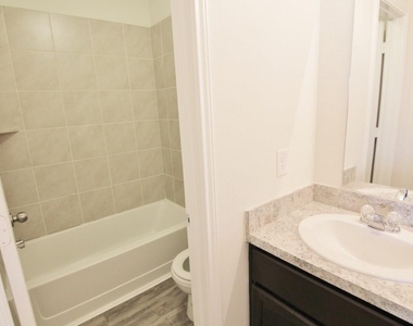 6267 Brenwood Circle - Photo Thumbnail 8
