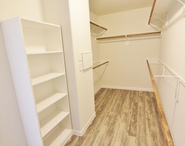 6267 Brenwood Circle - Photo Thumbnail 9