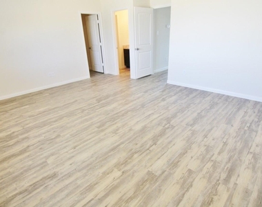 6267 Brenwood Circle - Photo Thumbnail 5