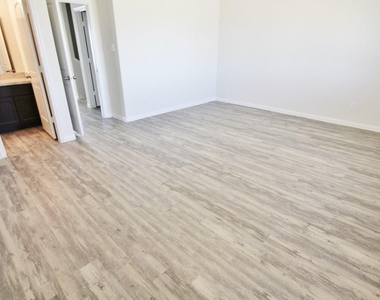 6267 Brenwood Circle - Photo Thumbnail 6
