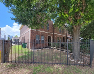 1414 Emancipation Avenue - Photo Thumbnail 2